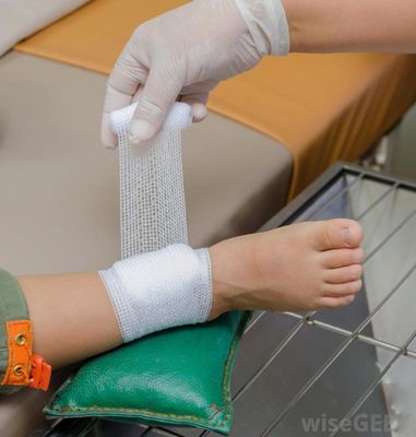 Soft Gauze roll 100% Cotton Medical Surgical Gauze and Roll Disposable Absorbent