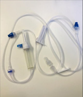 De Transfusie Vastgestelde Steriele Aangepaste Buis van de Admininfusie met y-Schakelaarnaald