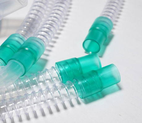 Eenmalige medische anesthesie-apparaten voor de luchtwegen PVC golfdraad ademhalingscircuit PVC golfdraad ademhalingscircuit